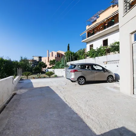Ilianas R&f Luxury Daire Perama (Corfu)
