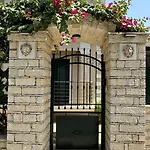 Ilianas R&f Luxury Apartament